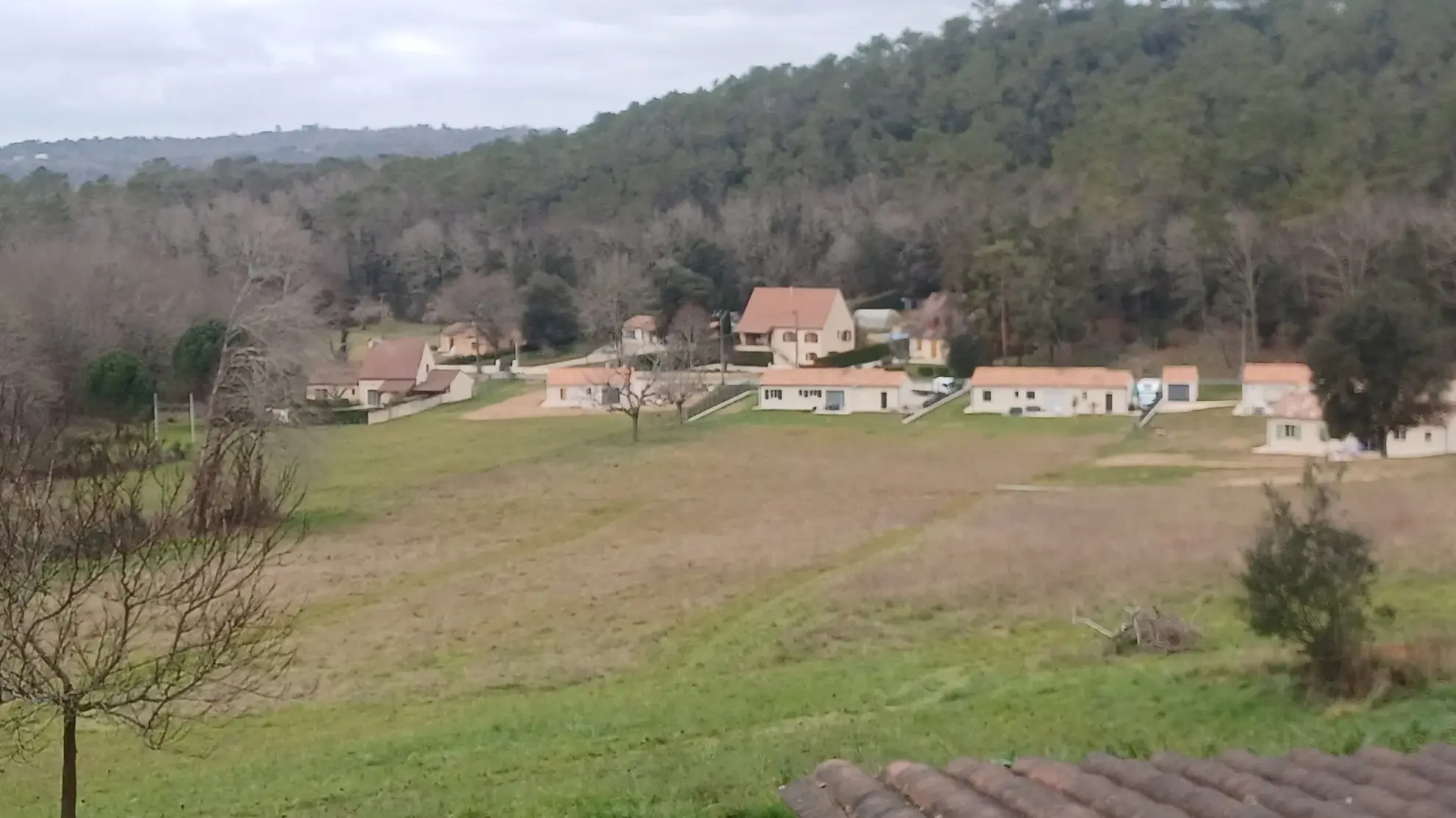 Terrain constructible de 4000 m² à Carsac-Aillac proche Sarlat 