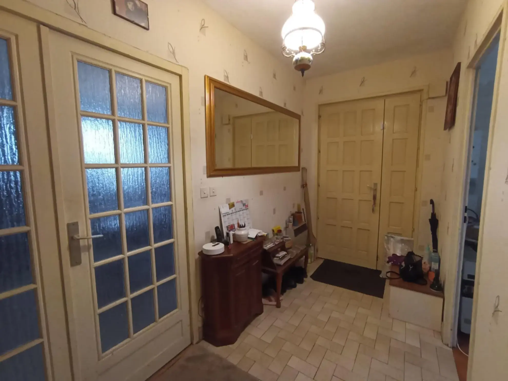 Maison à rénover de 6 chambres à Sermoise sur Loire, année 1982 