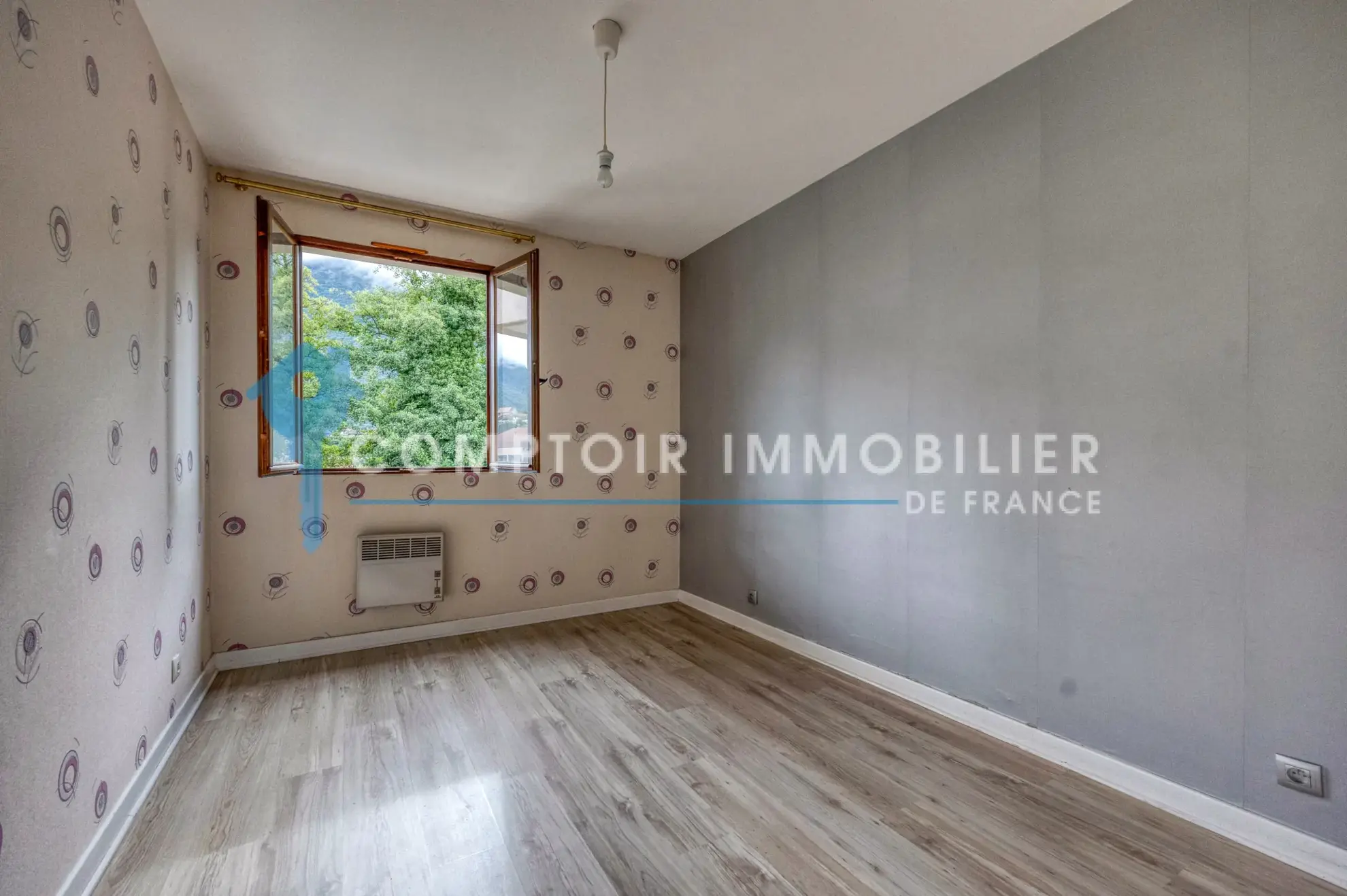Appartement T4 de 79 m² à Vizille avec balcon, parking et cave, secteur recherché 
