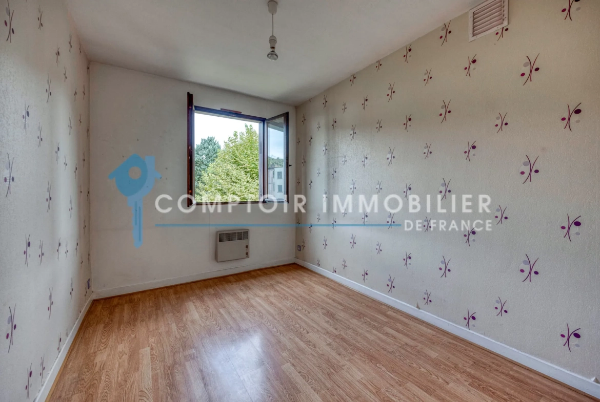 Appartement T4 de 79 m² à Vizille avec balcon, parking et cave, secteur recherché 