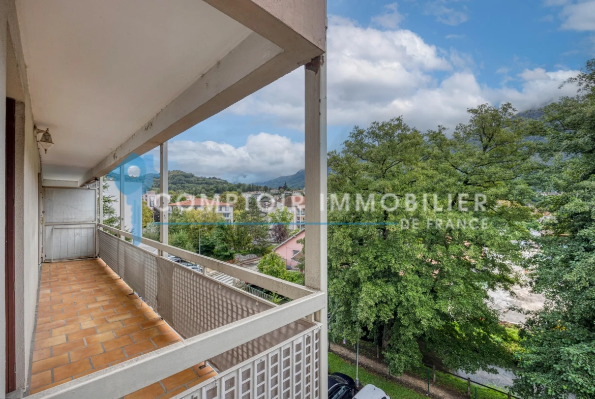 Appartement T4 de 79 m² à Vizille avec balcon, parking et cave, secteur recherché 