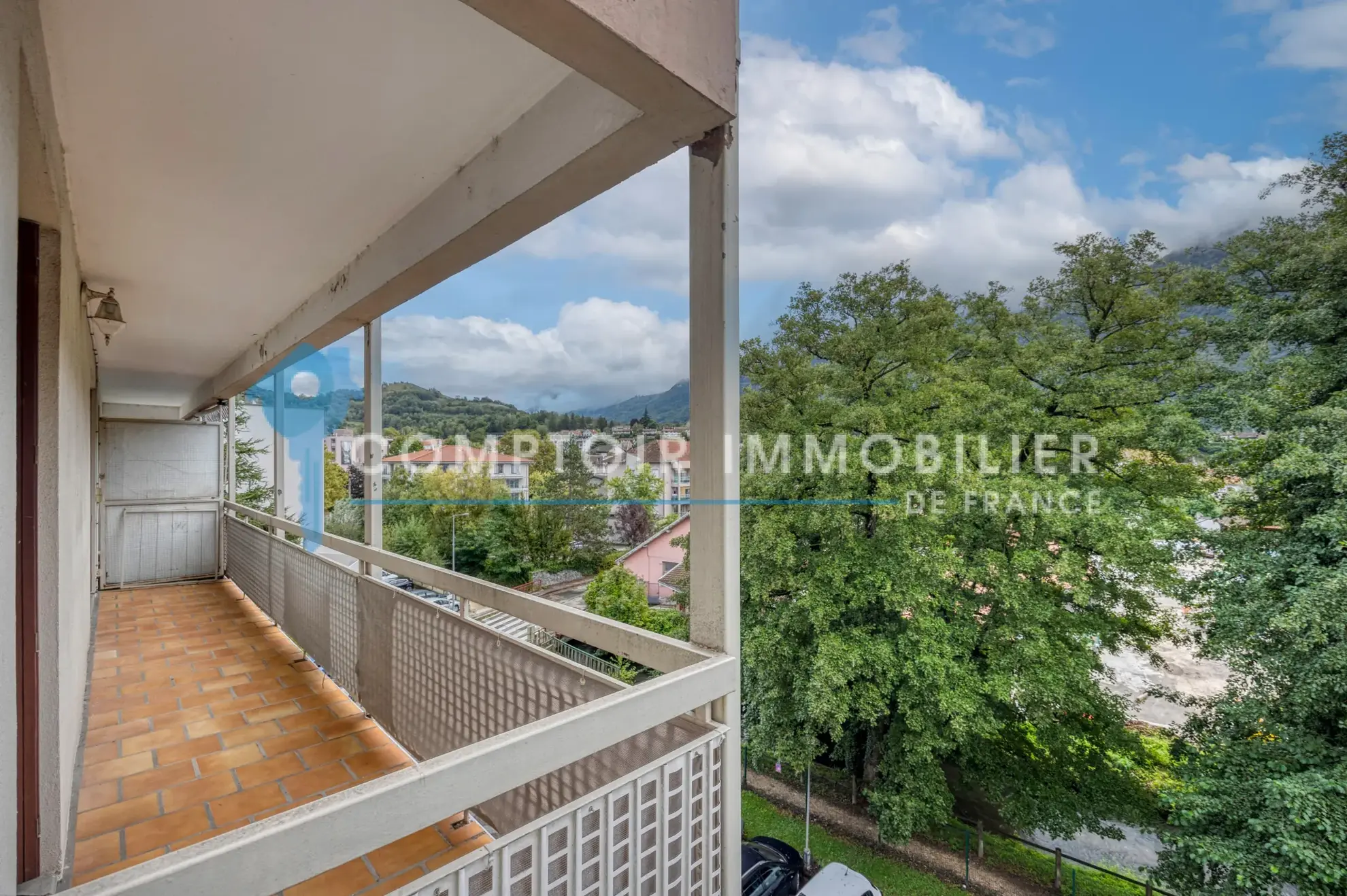 Appartement T4 de 79 m² à Vizille avec balcon, parking et cave, secteur recherché 