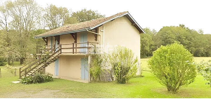 Immeuble de 4 appartements à rénover à Eugénie-les-Bains pour investissement ou résidence principale 