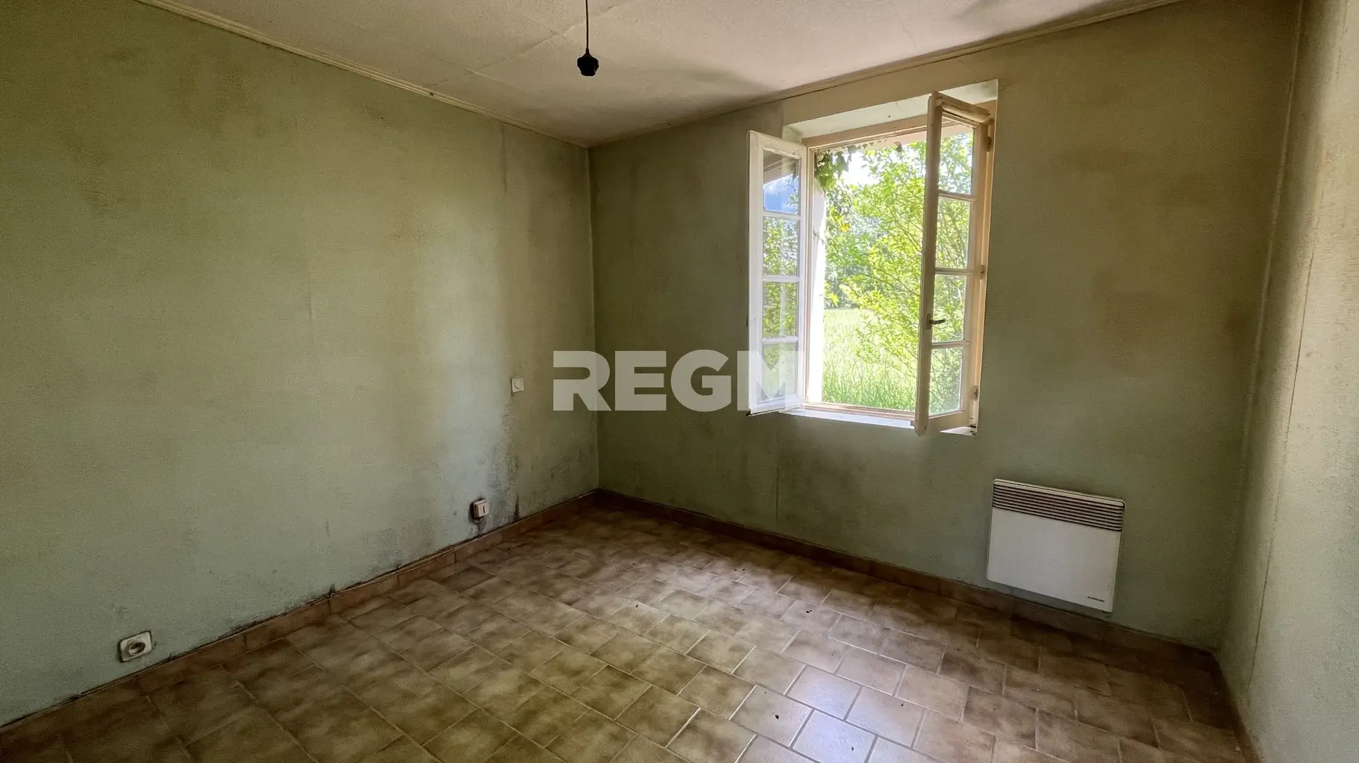 Immeuble de 4 appartements à rénover à Eugénie-les-Bains pour investissement ou résidence principale 