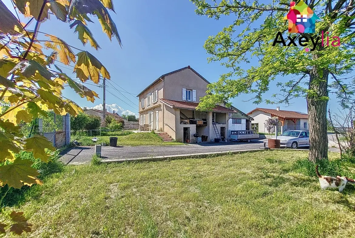 Maison rénovée avec 4 chambres, terrain et dépendances à Lentigny 
