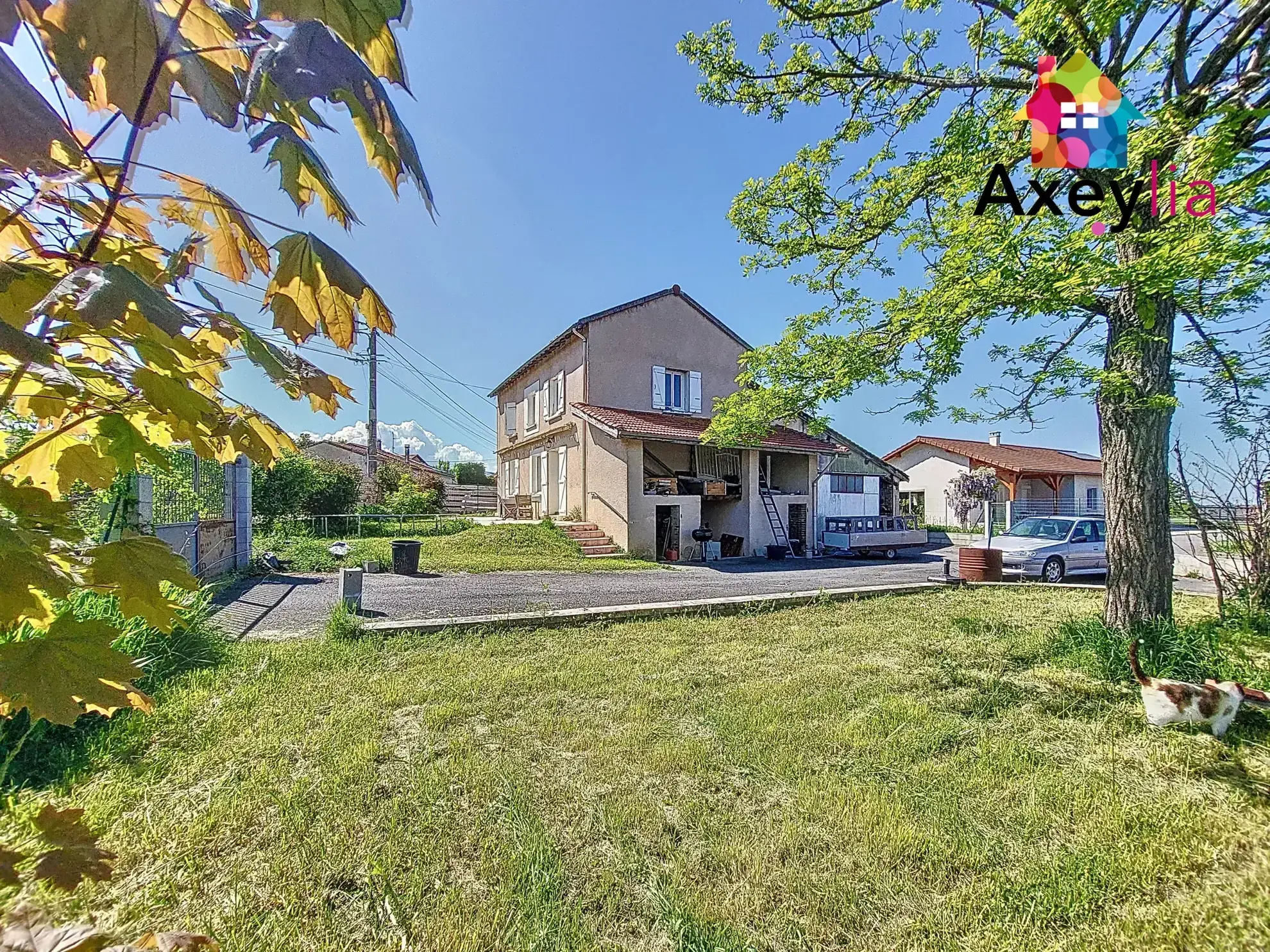 Maison rénovée avec 4 chambres, terrain et dépendances à Lentigny 