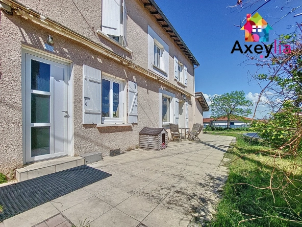 Maison rénovée avec 4 chambres, terrain et dépendances à Lentigny