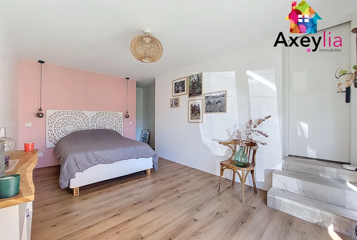 Maison rénovée avec 4 chambres, terrain et dépendances à Lentigny 