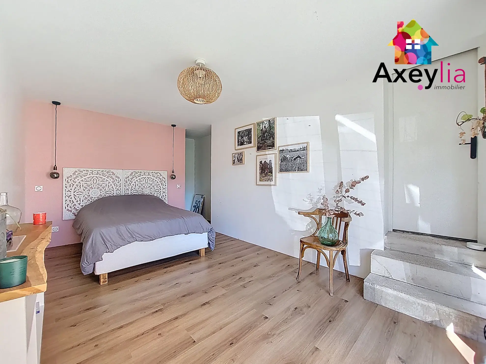 Maison rénovée avec 4 chambres, terrain et dépendances à Lentigny 