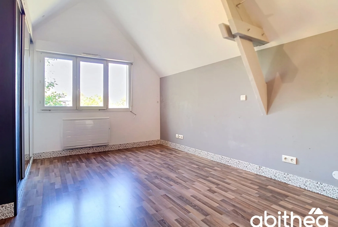 Maison familiale rénovée avec jardin et dépendance à Troyes 