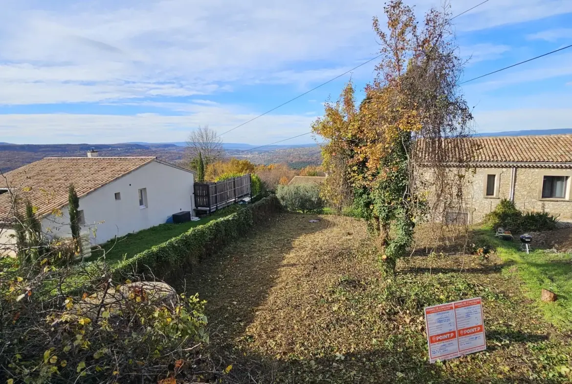 Terrain constructible de 365 m² à Caseneuve dans le Luberon avec permis de construire 