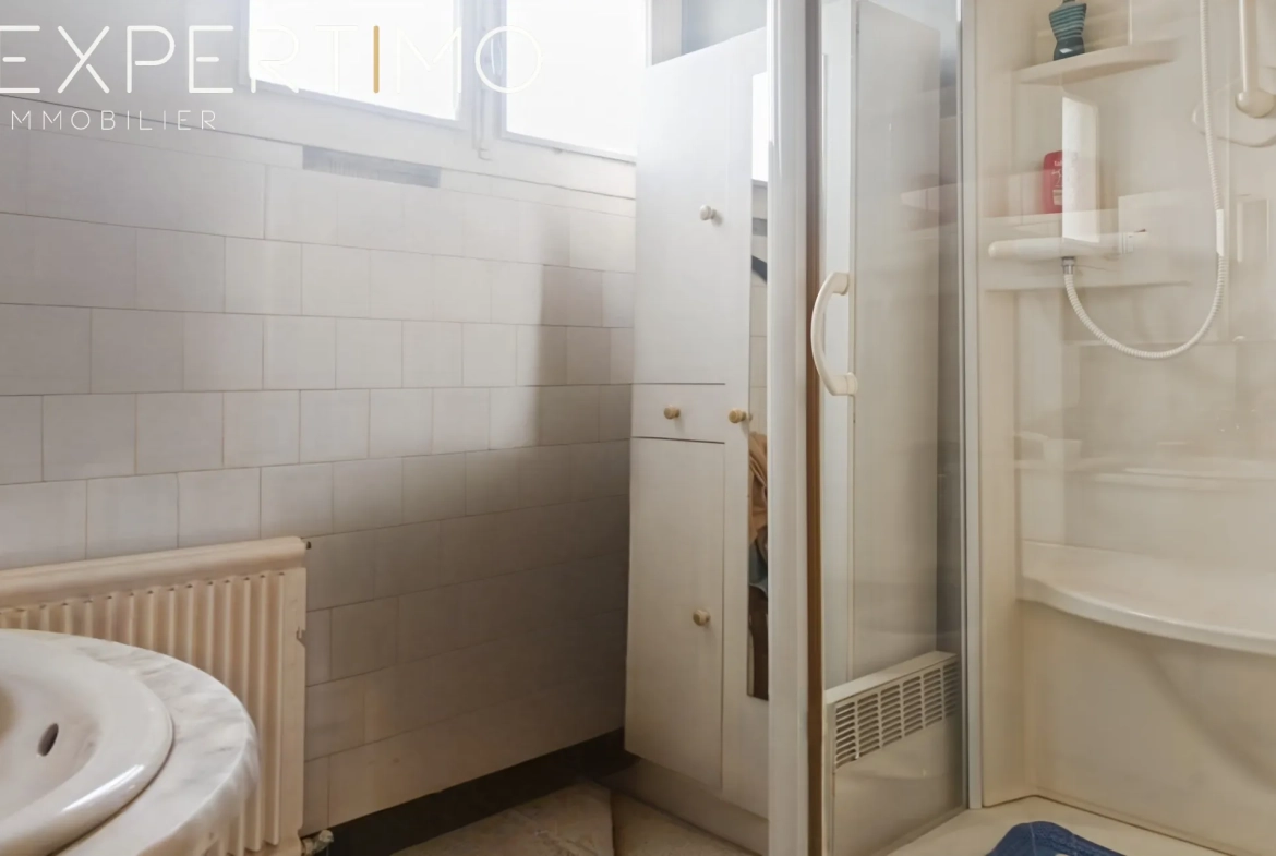 Maison 4 chambres avec sous-sol complet au cœur de la ville 