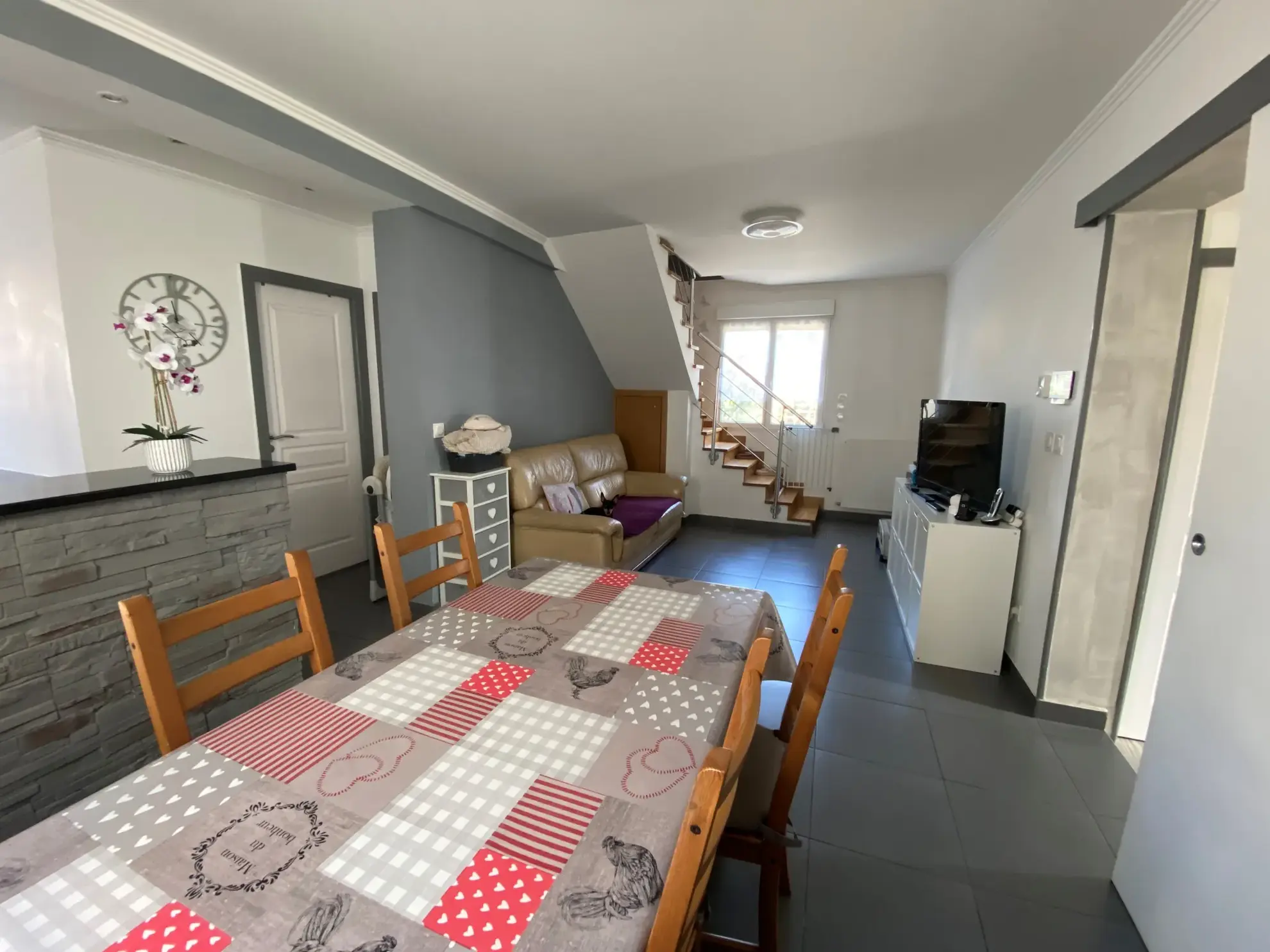 Maison 3 chambres rénovée à Viry-Châtillon centre-ville 