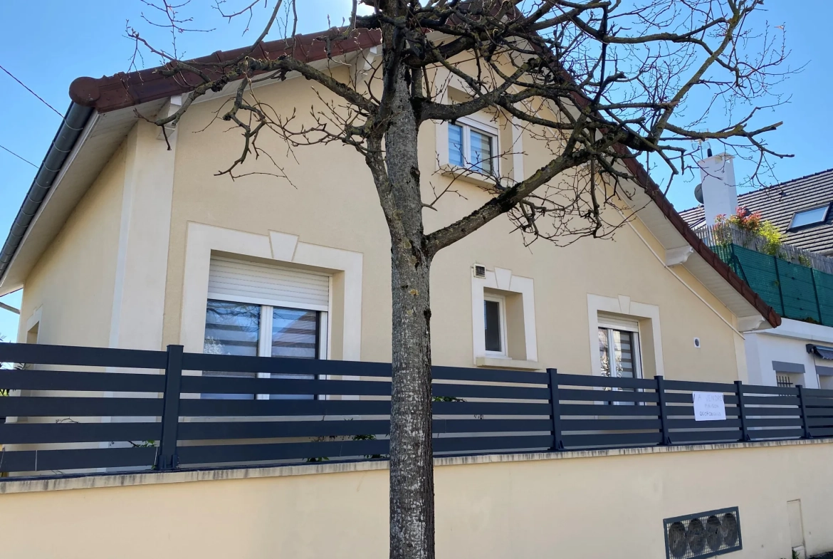 Maison 3 chambres rénovée à Viry-Châtillon centre-ville 