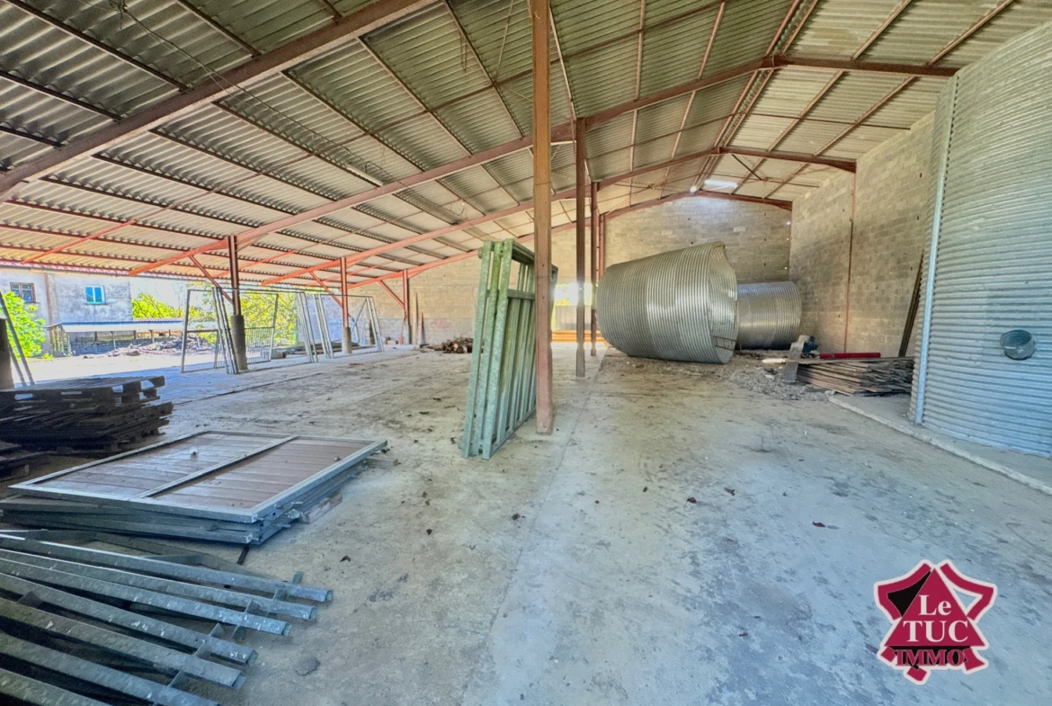 Grande ferme familiale avec dépendances, idéalement située à Brassac en Tarn-et-Garonne 