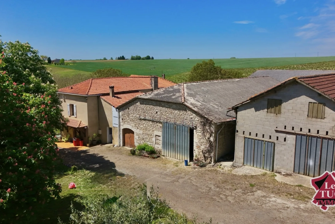 Grande ferme familiale avec dépendances, idéalement située à Brassac en Tarn-et-Garonne 