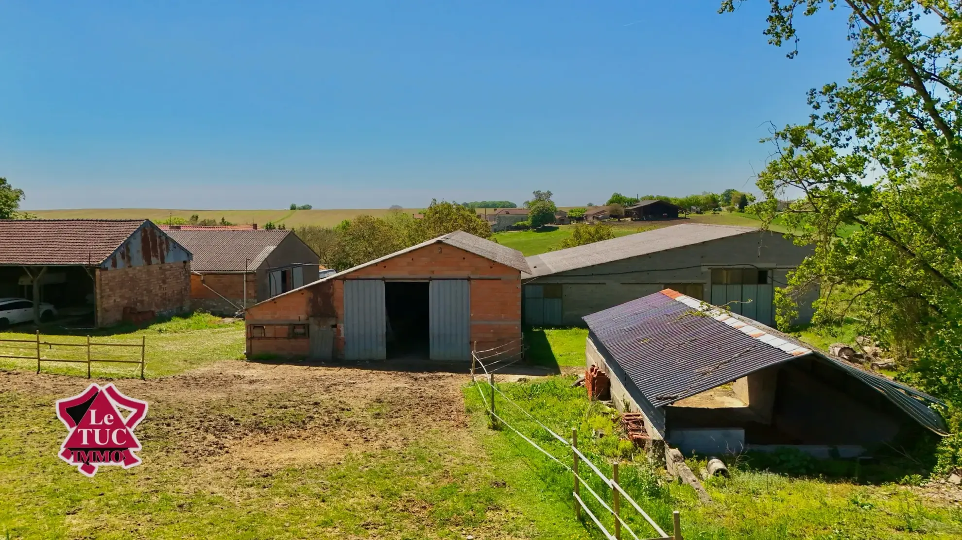 Grande ferme familiale avec dépendances, idéalement située à Brassac en Tarn-et-Garonne 