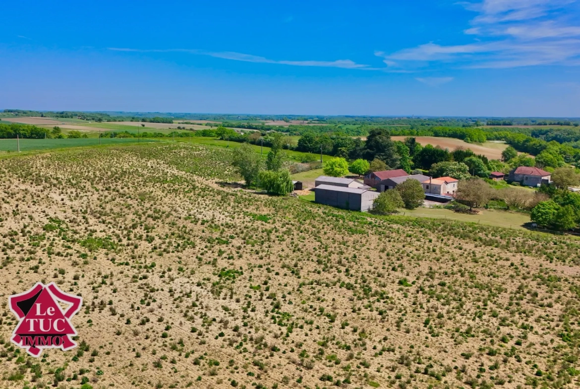 Grande ferme familiale avec dépendances, idéalement située à Brassac en Tarn-et-Garonne 
