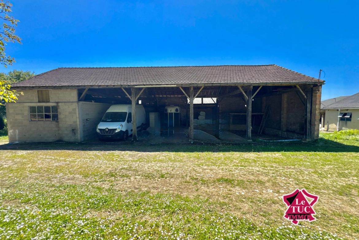 Grande ferme familiale avec dépendances, idéalement située à Brassac en Tarn-et-Garonne 
