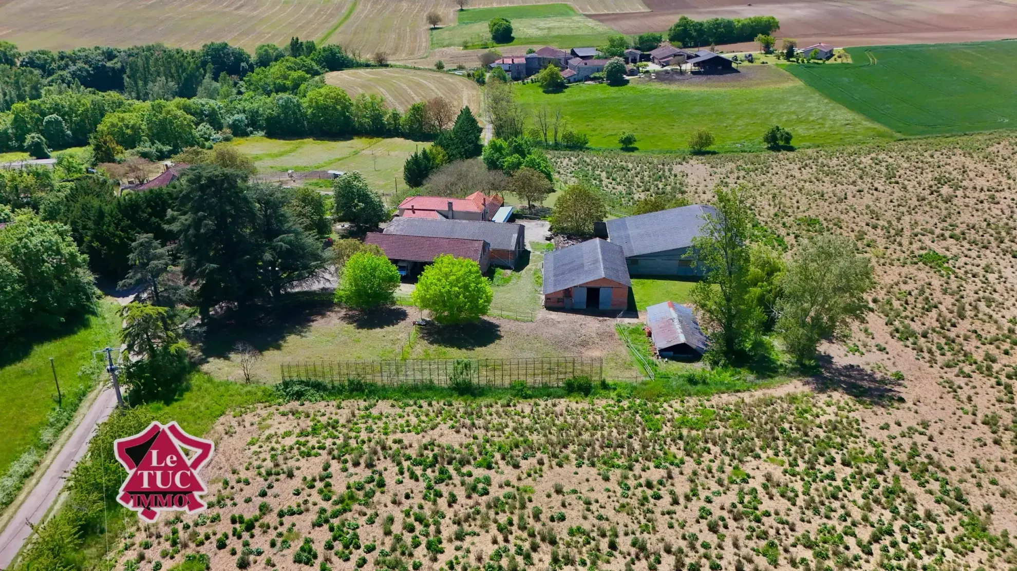 Grande ferme familiale avec dépendances, idéalement située à Brassac en Tarn-et-Garonne 