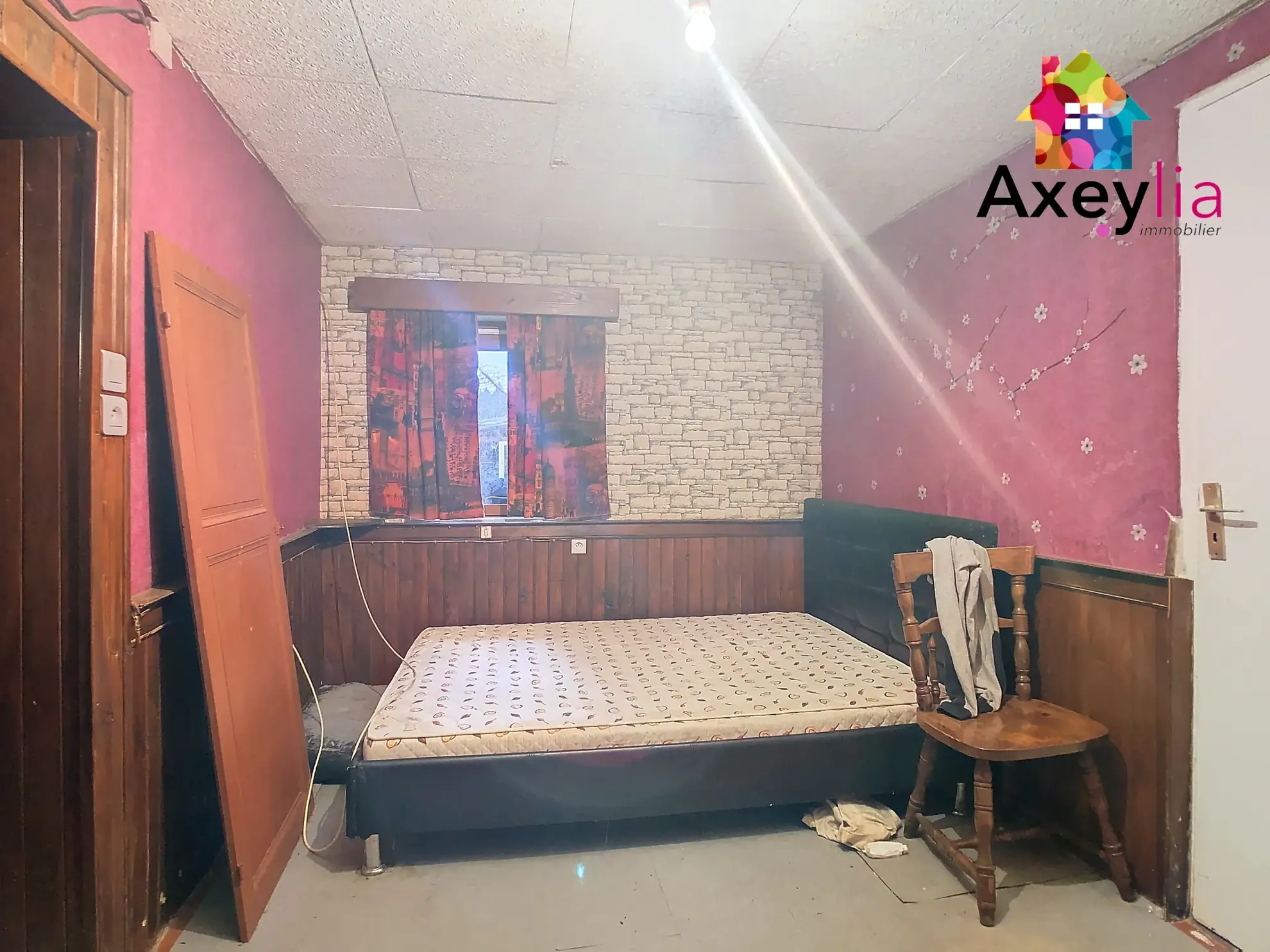 Maison à rénover à Curdin avec terrain de 950 m² - Opportunité à saisir 