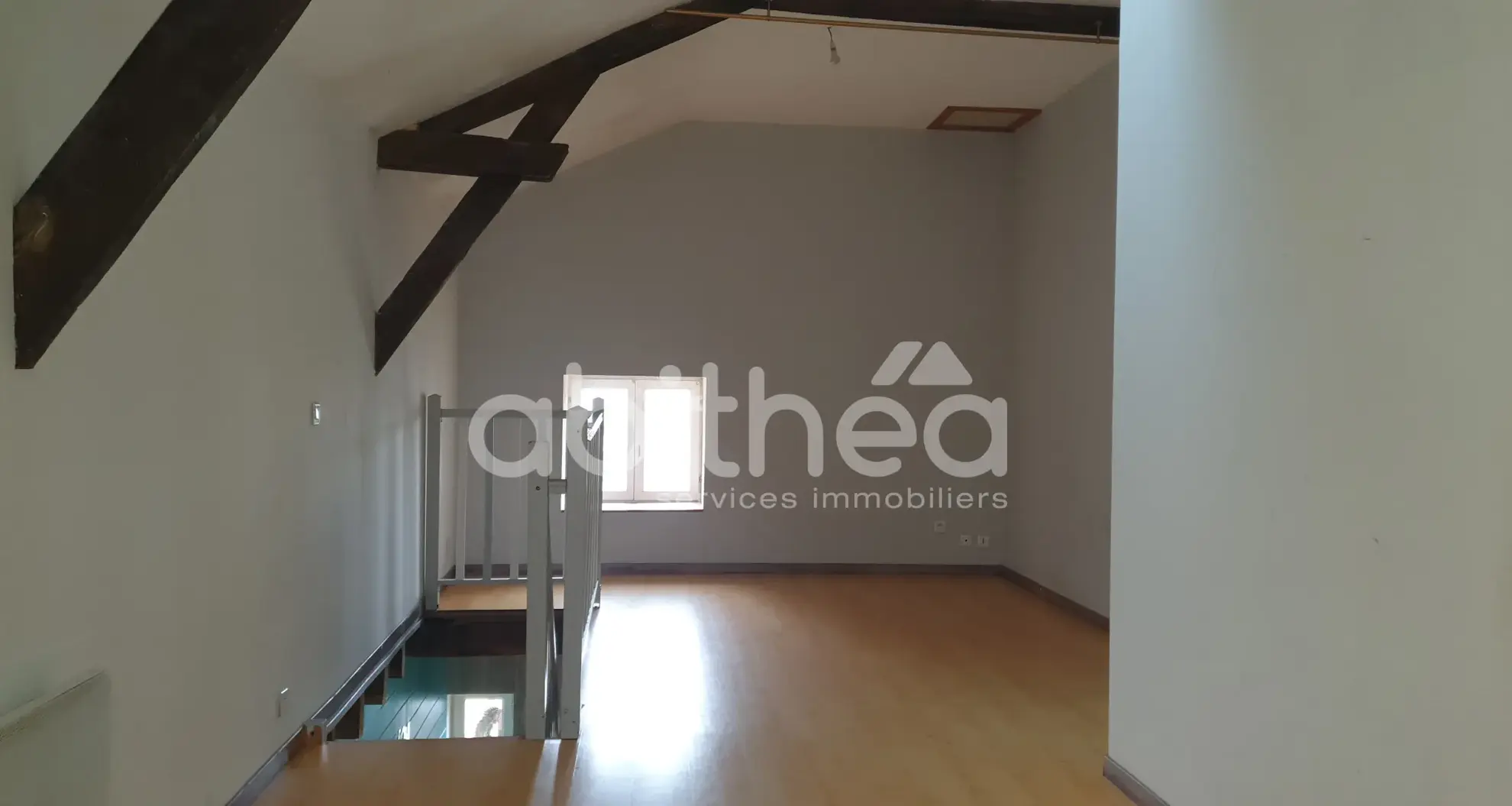 Maison familiale sans travaux à Roumazieres-Loubert avec 4 chambres, jardin et terrasse 