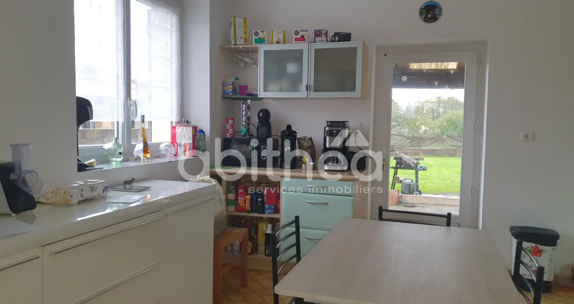 Maison familiale sans travaux à Roumazieres-Loubert avec 4 chambres, jardin et terrasse 
