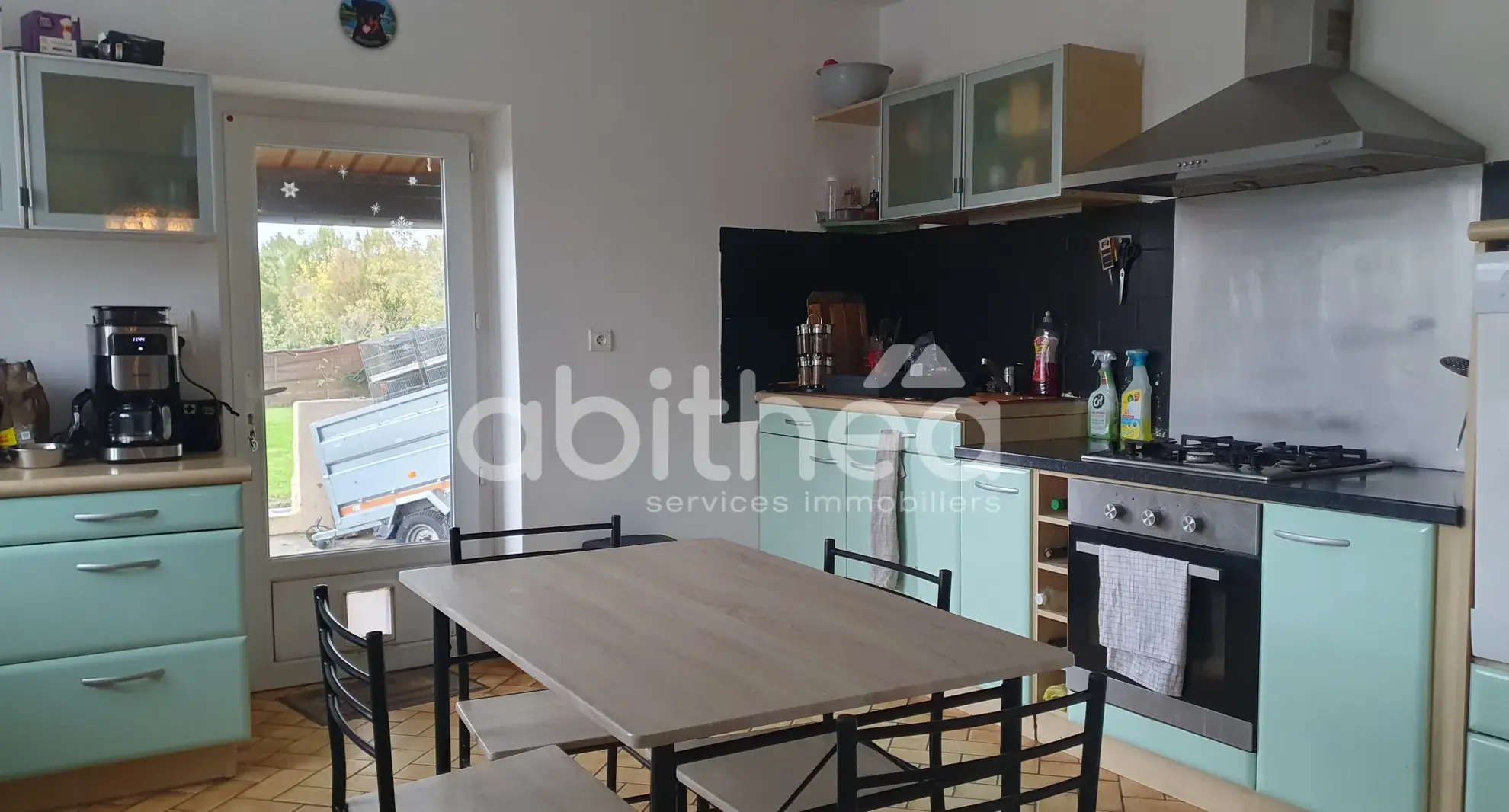 Maison familiale sans travaux à Roumazieres-Loubert avec 4 chambres, jardin et terrasse 