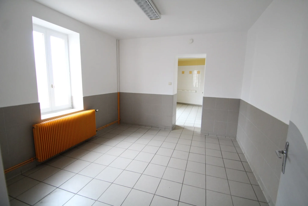 Maison spacieuse à Bourbon Lancy proche commerces et écoles - 174 m² 