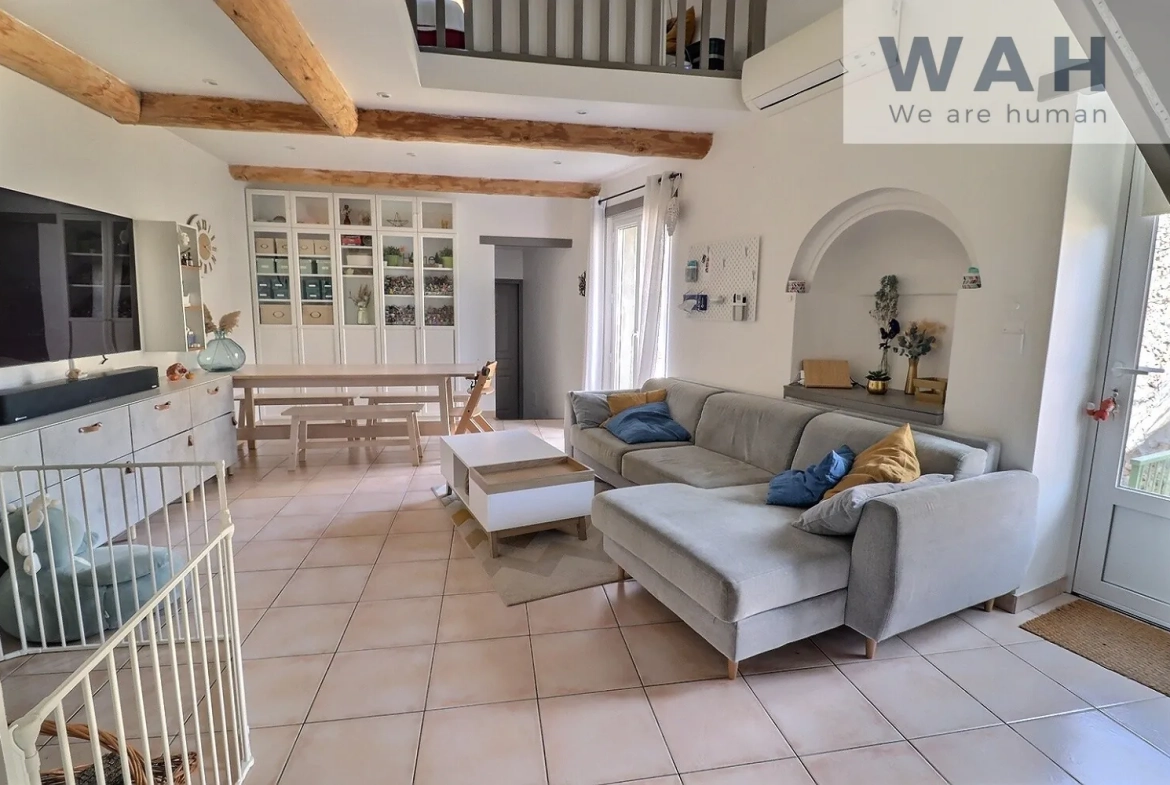 Vente maison de village de 140 m² avec studio, cour et garage à Cabrières 