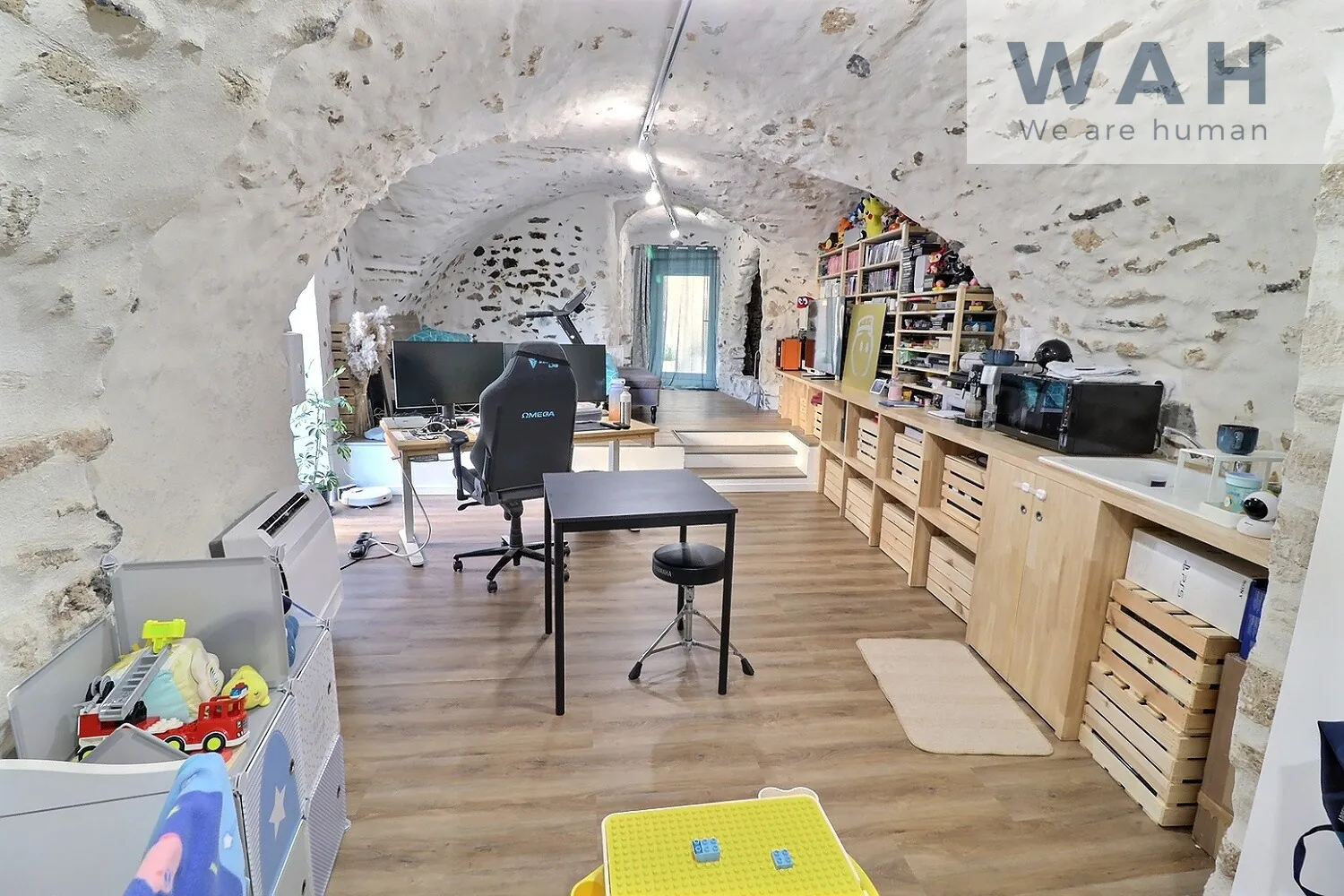 Vente maison de village de 140 m² avec studio, cour et garage à Cabrières 