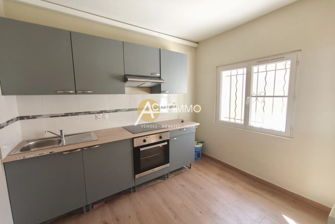 Bel appartement rénové de 68m² avec terrasse et parking à Toulon Ouest 