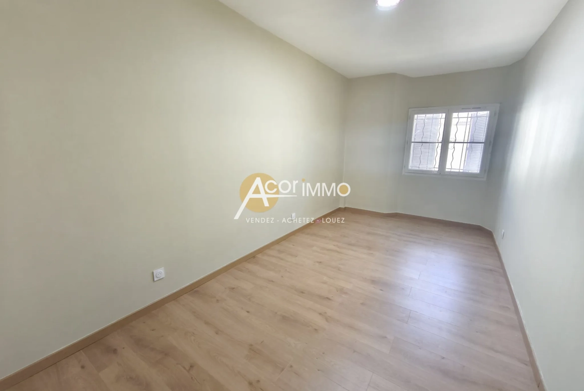 Bel appartement rénové de 68m² avec terrasse et parking à Toulon Ouest 