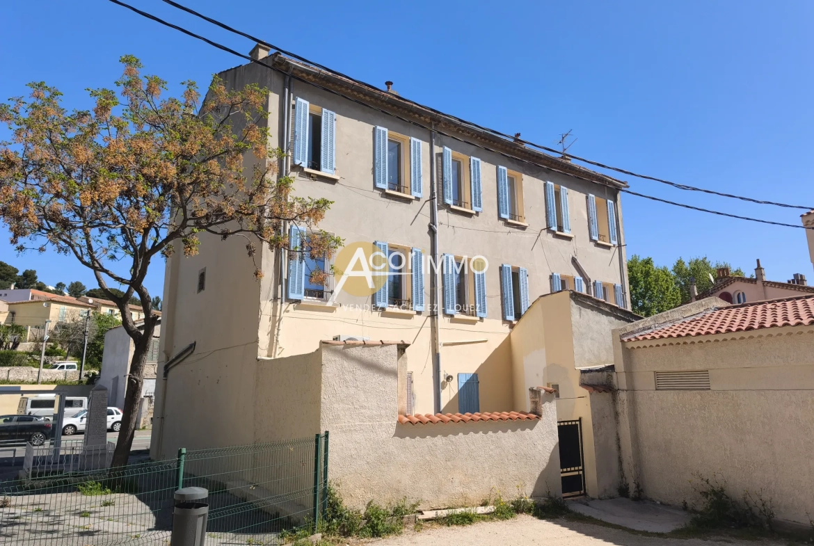 Bel appartement rénové de 68m² avec terrasse et parking à Toulon Ouest 