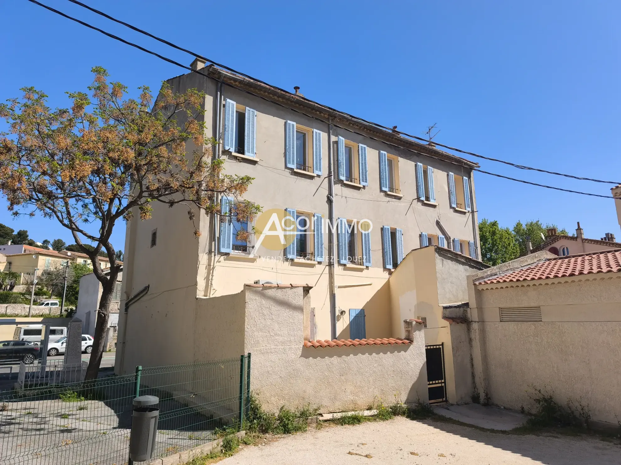 Bel appartement rénové de 68m² avec terrasse et parking à Toulon Ouest 