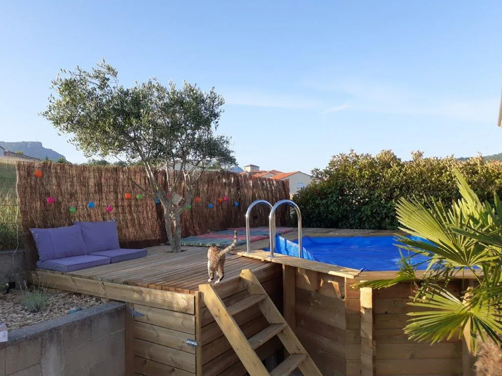 Maison familiale de type 7 avec piscine à Saint-Rome-de-Cernon - 137 m² 