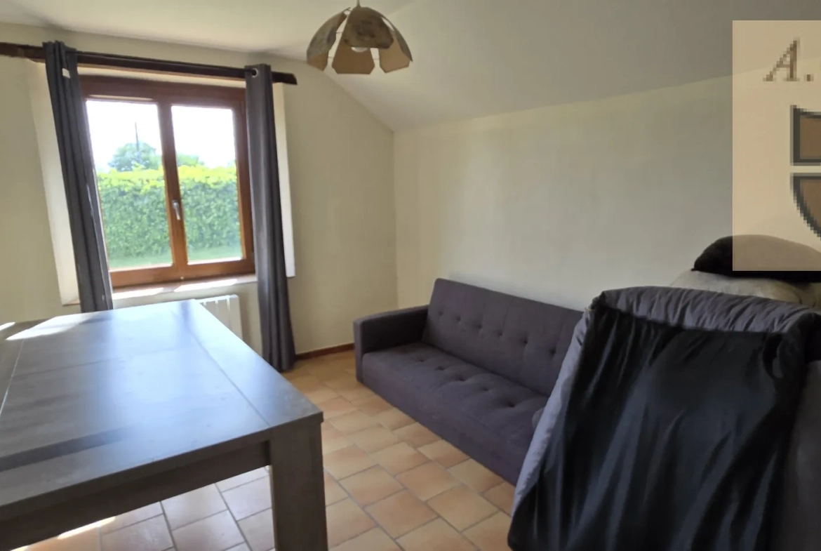 Charmante longère avec prairie, dépendance et jardin à vendre à Vendôme 