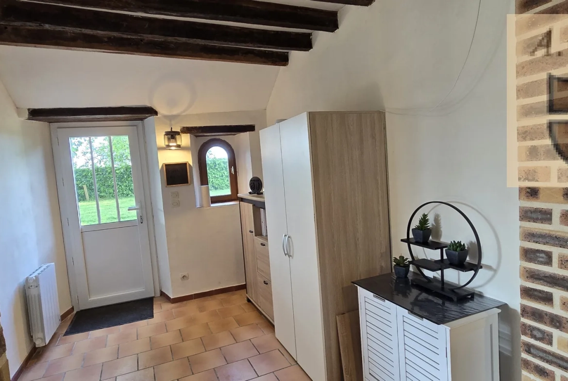 Charmante longère avec prairie, dépendance et jardin à vendre à Vendôme 