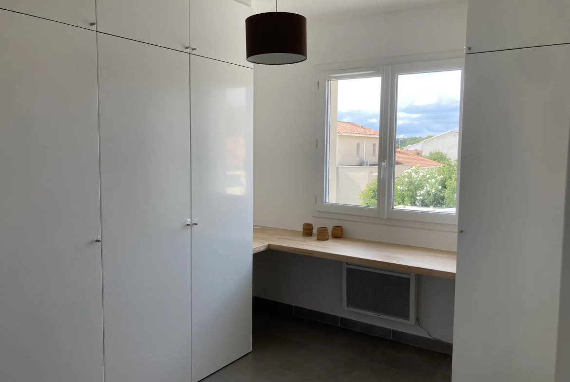 Villa 3 chambres à Sommieres, construction 2016, terrain 176 m², proche commodités 
