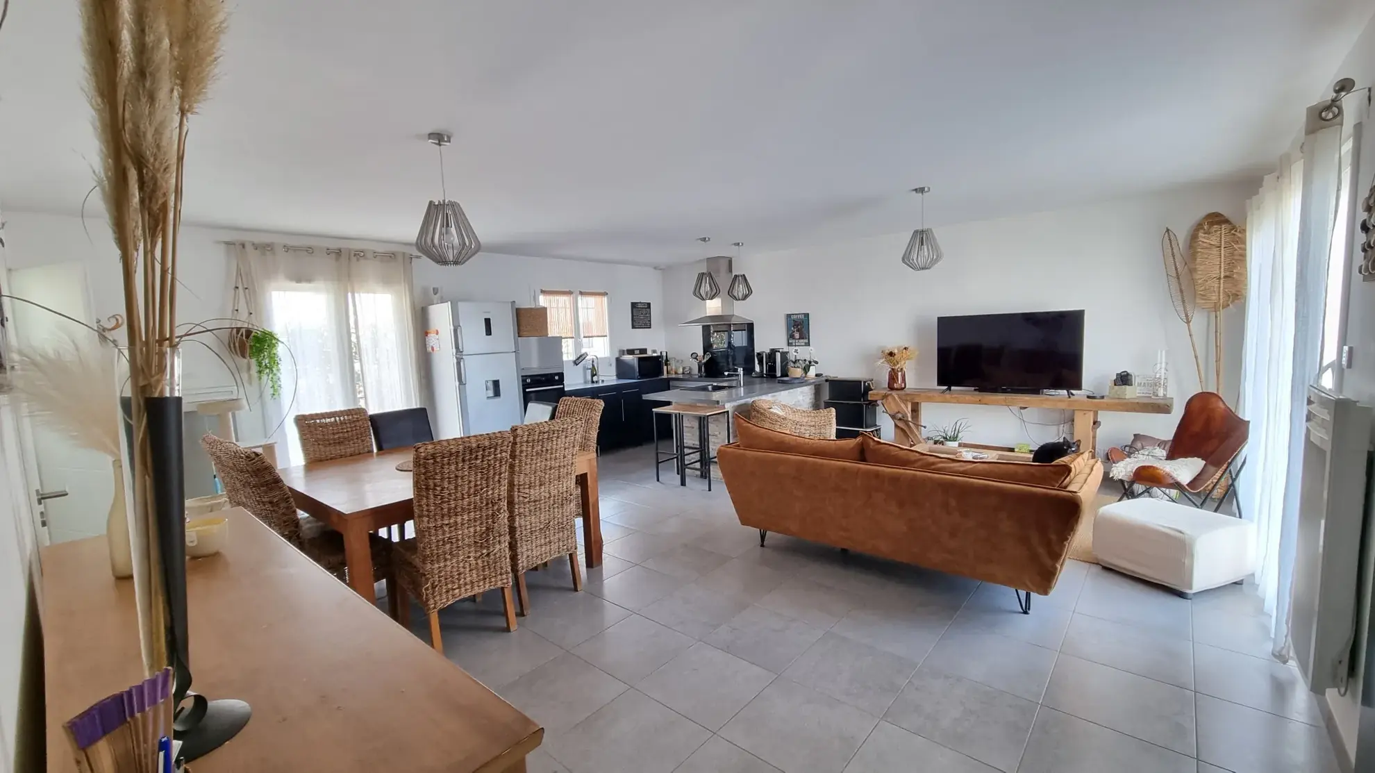 Villa 3 chambres à Sommieres, construction 2016, terrain 176 m², proche commodités 
