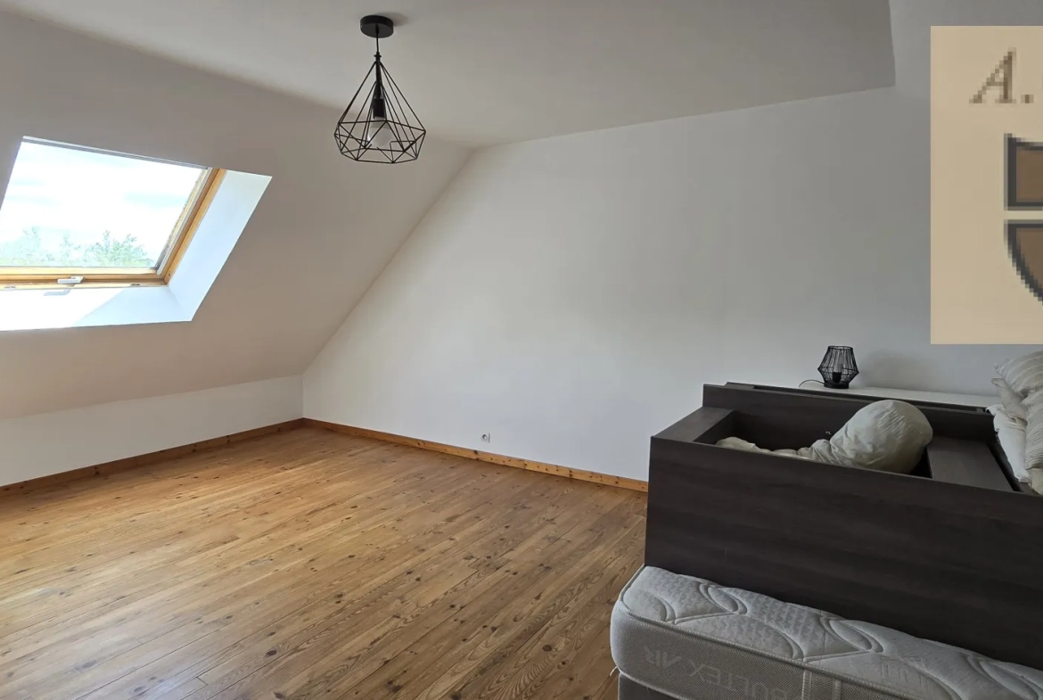 Charmante longère avec prairie, dépendance et jardin à vendre à Vendôme 