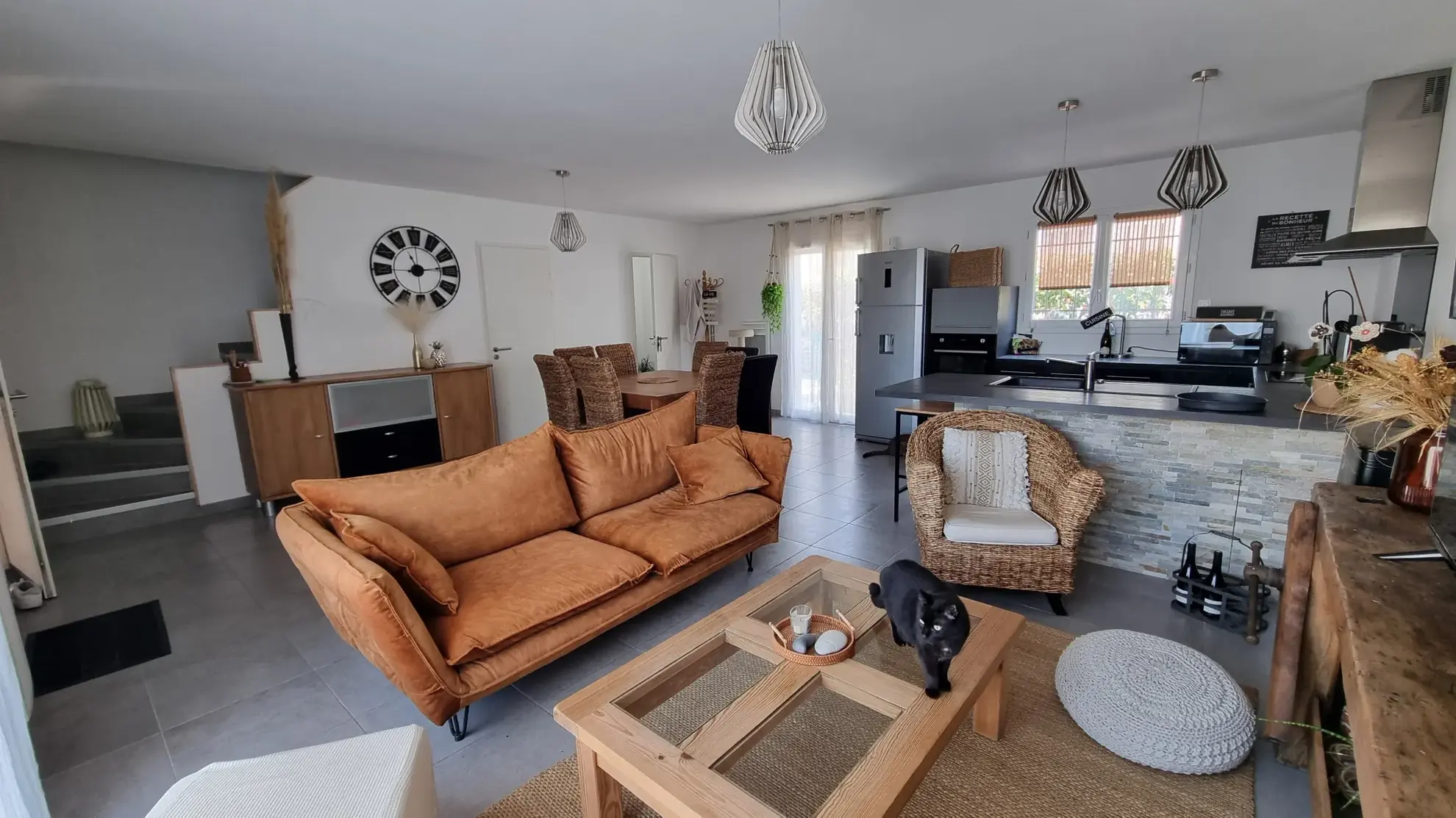 Villa 3 chambres à Sommieres, construction 2016, terrain 176 m², proche commodités 