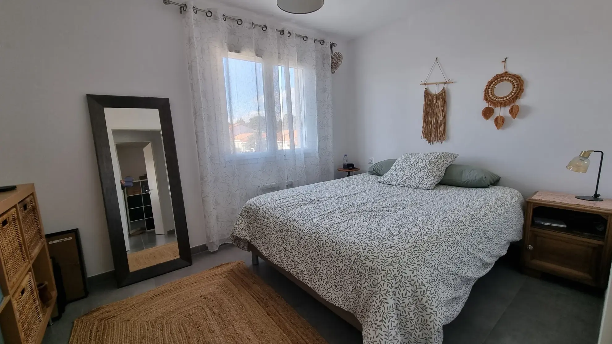 Villa 3 chambres à Sommieres, construction 2016, terrain 176 m², proche commodités 