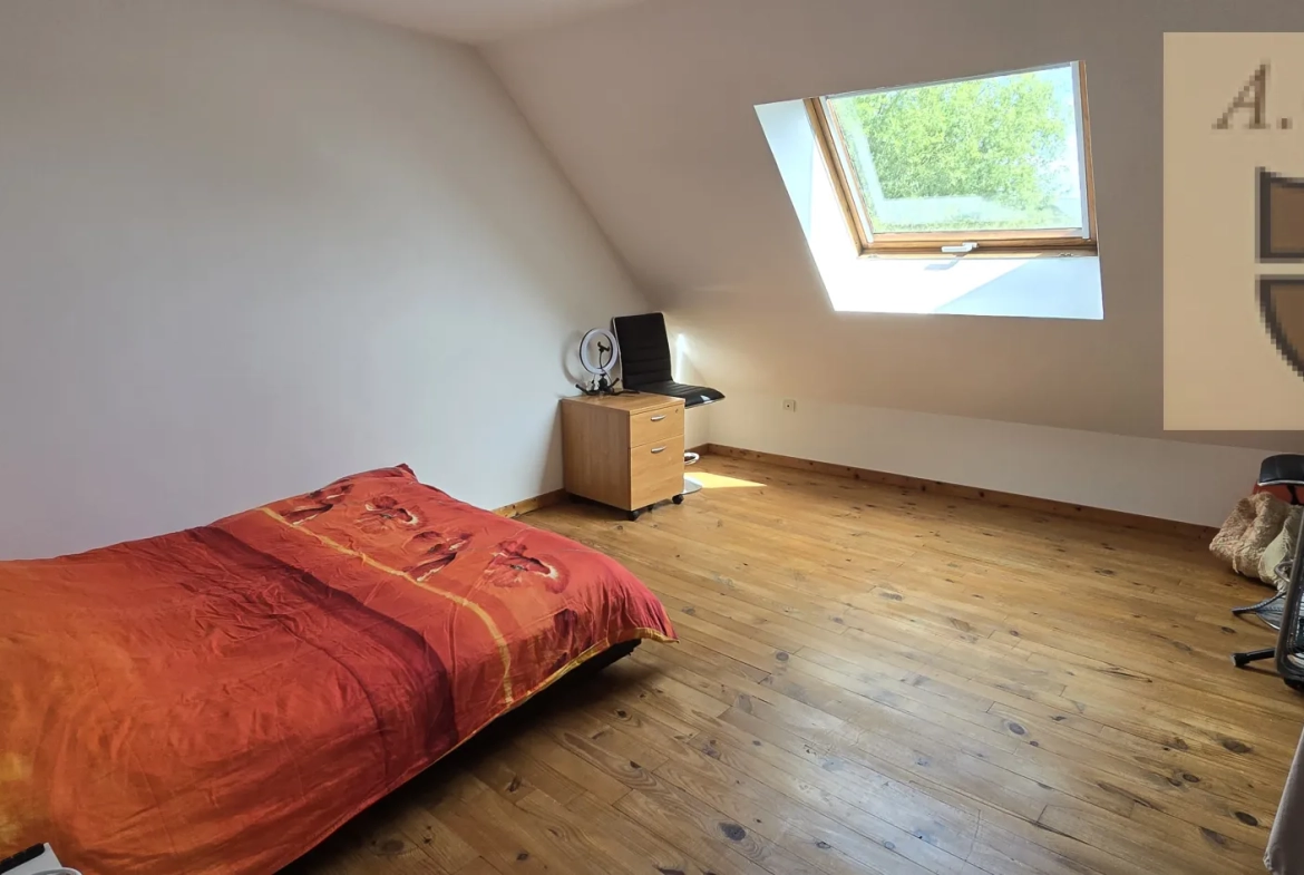 Charmante longère avec prairie, dépendance et jardin à vendre à Vendôme 
