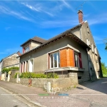 Maison de village avec dépendances et cour intérieure à Mirebeau-sur-Bèze