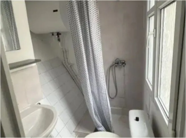 Studio à vendre au dernier étage rue Dauphine, Paris 6e, secteur recherché 