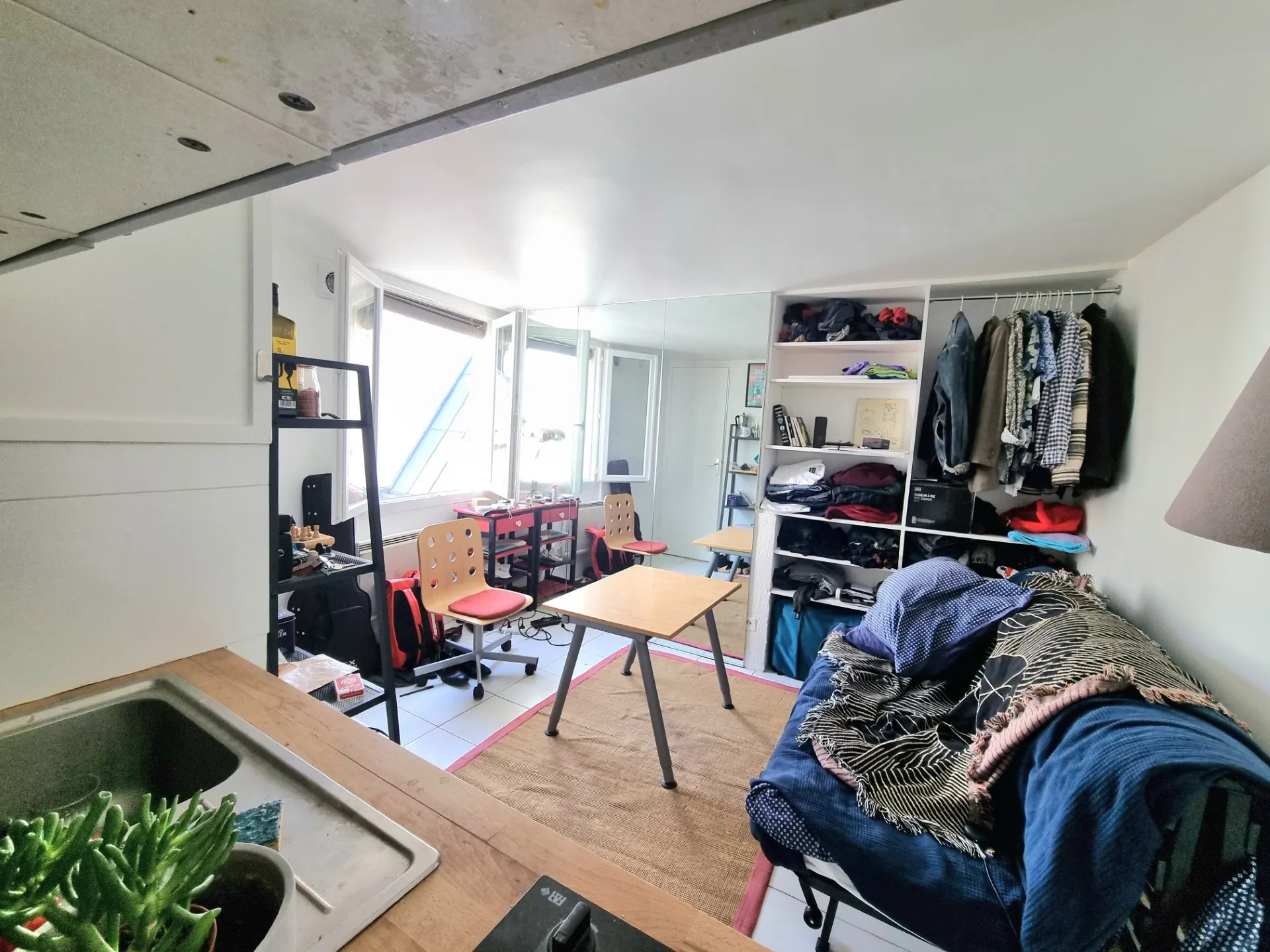Studio à vendre au dernier étage rue Dauphine, Paris 6e, secteur recherché 