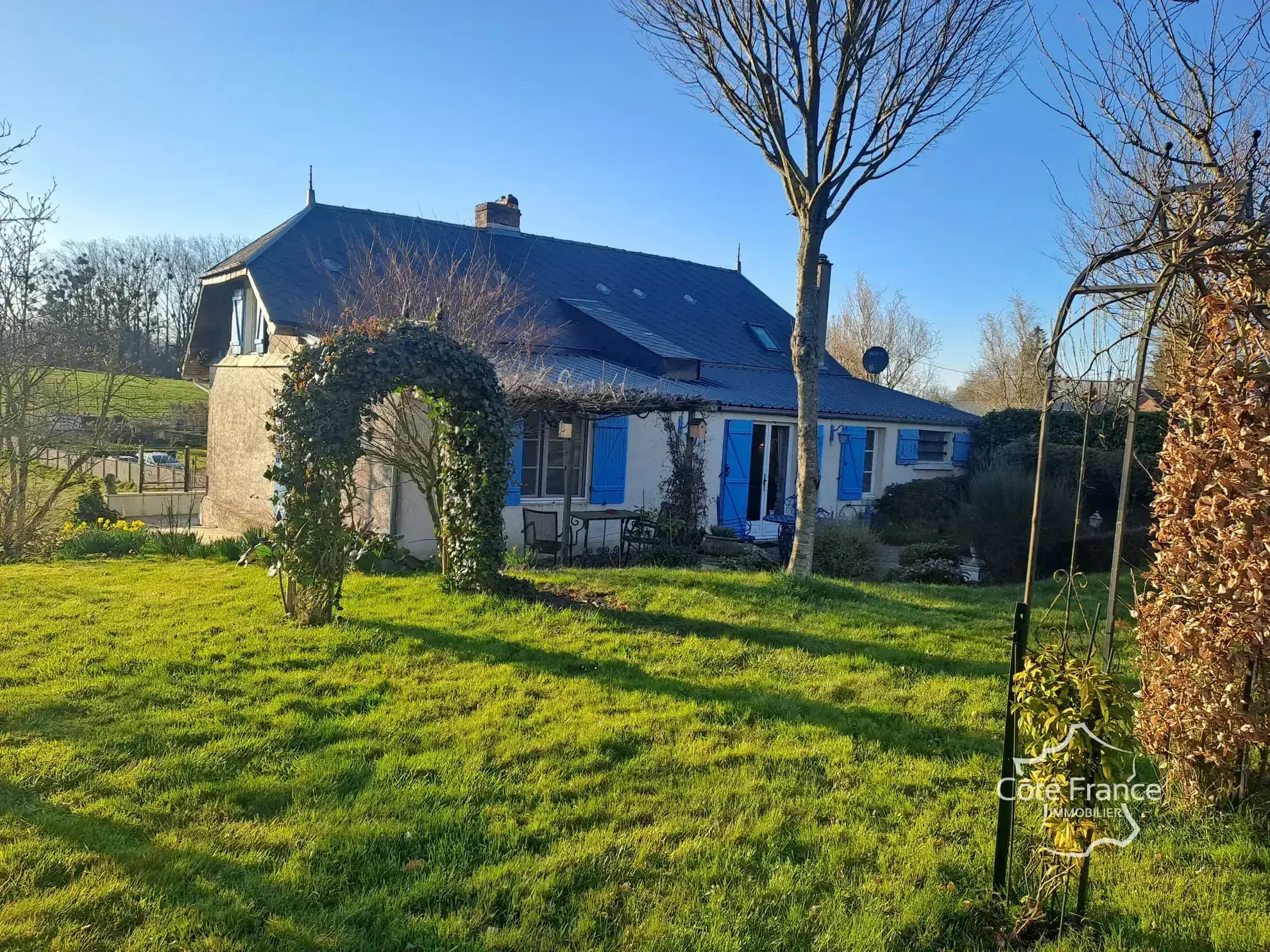 Très belle maison avec vue imprenable et terrain de 2805 m² à Renneval, Aisne 