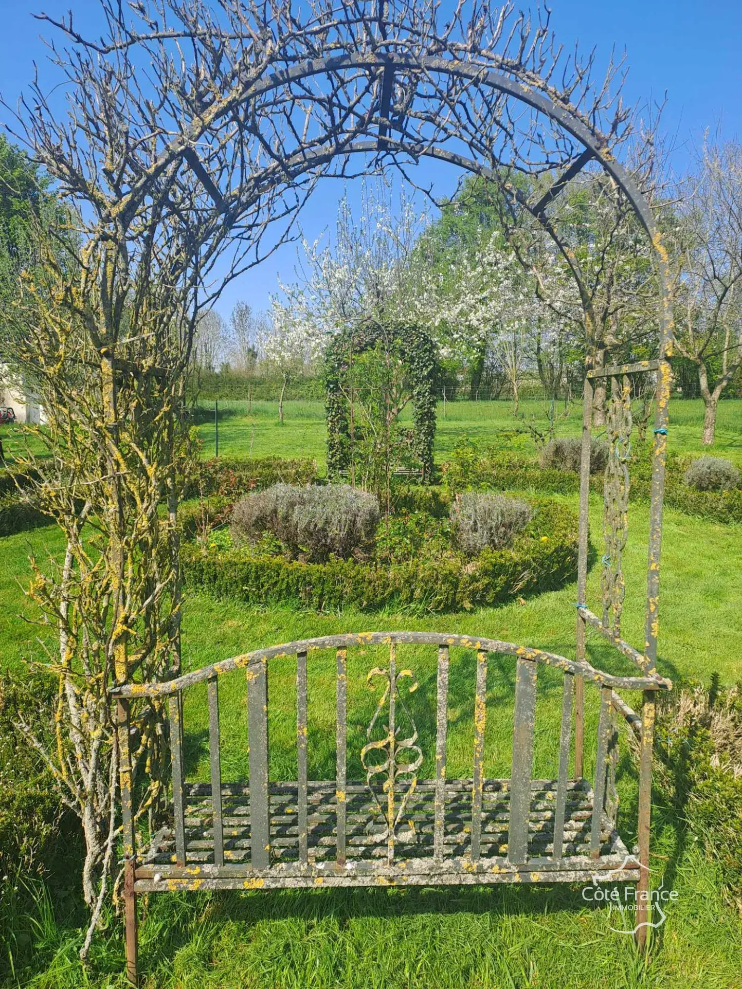 Très belle maison avec vue imprenable et terrain de 2805 m² à Renneval, Aisne 