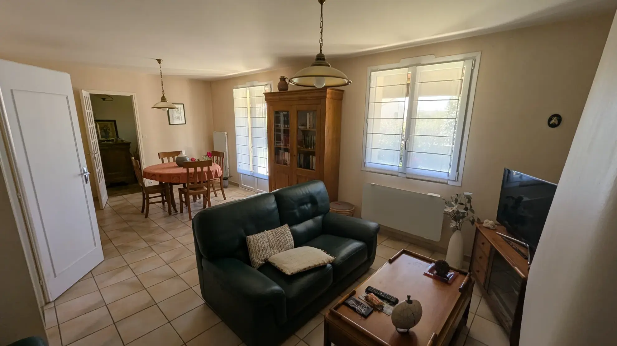 Vente maison plain-pied à Magne avec garage, 4 chambres, terrain clos, construction 1981 